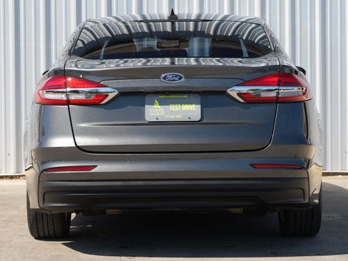 Used 2019 Ford Fusion SE image 10