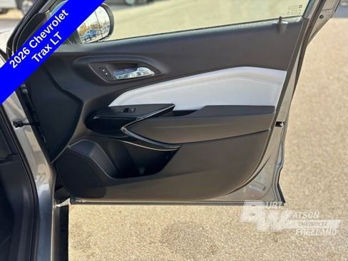 New 2026 Chevrolet Trax LT image 12