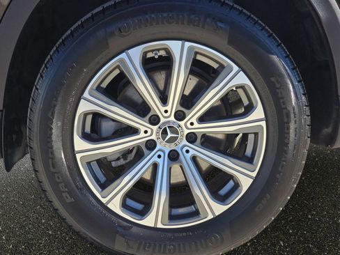 Used 2024 Mercedes-Benz GLC 300 4MATIC image 36