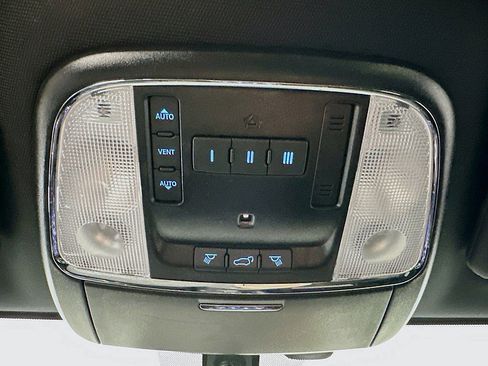 Used 2021 Jeep Grand Cherokee Laredo X image 32