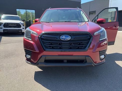 Used 2023 Subaru Forester Premium AWD/4WD image 5