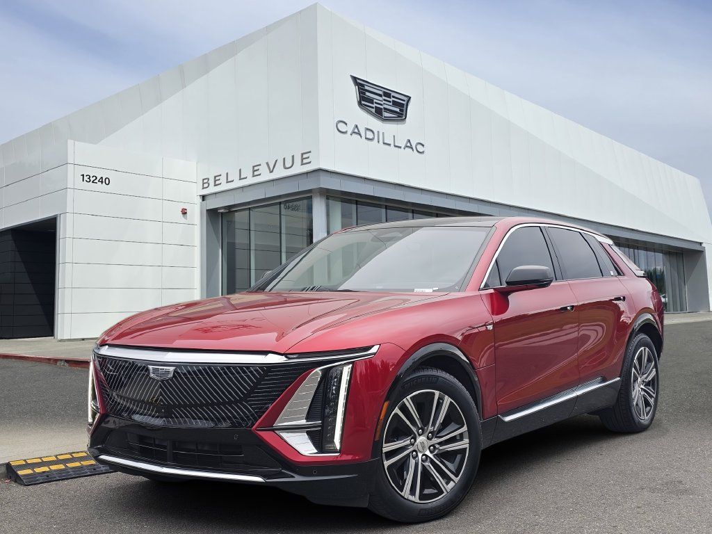 Certified 2024 Cadillac Lyriq Luxury AWD/4WD image 1