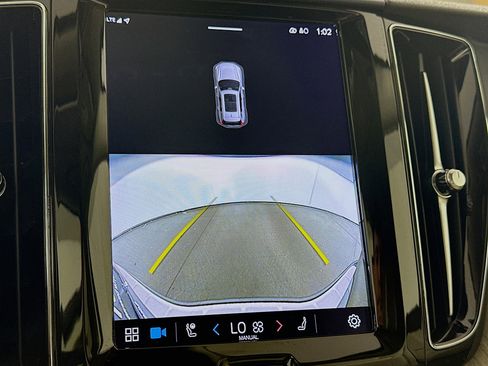 Used 2023 Volvo XC60 B5 Plus w/ Climate Package image 23