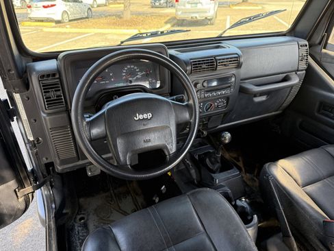 Used 2005 Jeep Wrangler SE image 18