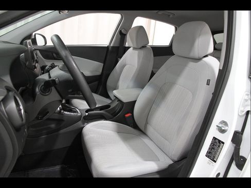 Certified 2023 Hyundai Kona SEL AWD/4WD image 5