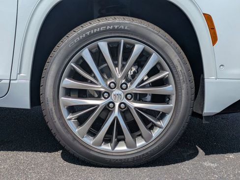 New 2026 Buick Enclave Avenir w/ Super Cruise Package FWD image 11