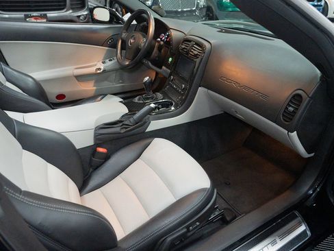 Used 2010 Chevrolet Corvette Grand Sport w/ Preferred Equipment Group image 28