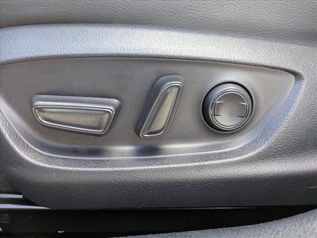 Used 2023 Toyota Camry XLE FWD image 11