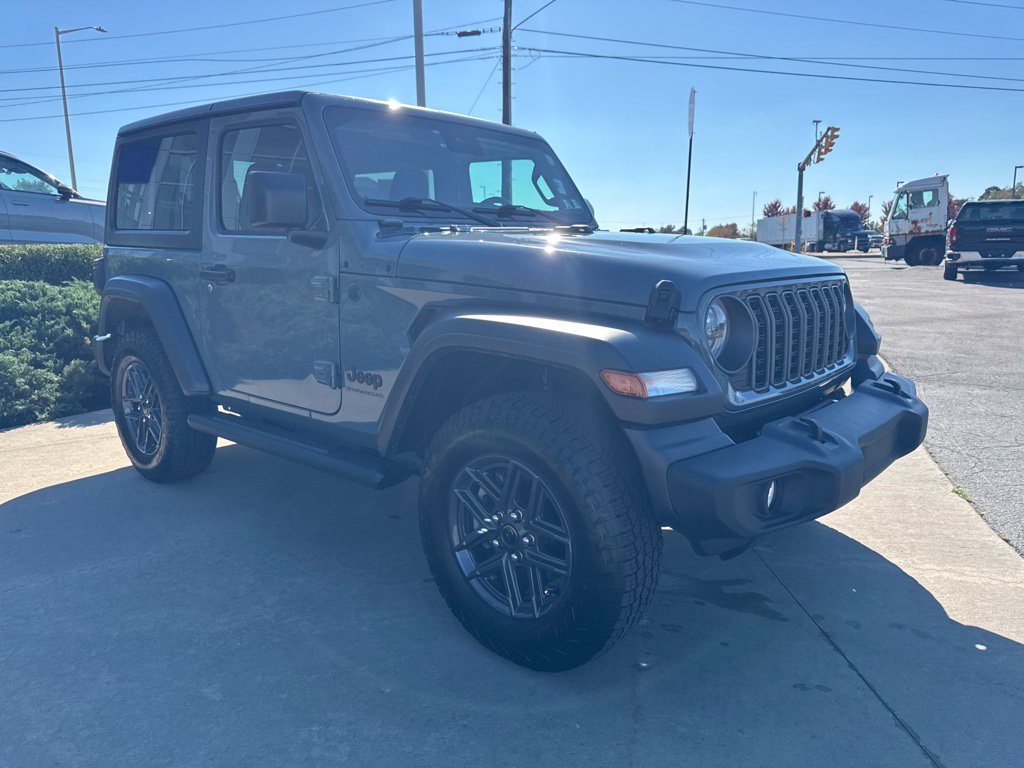 Used 2024 Jeep Wrangler Sport AWD/4WD image 3