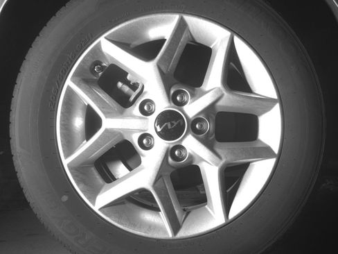 Used 2025 Kia Soul LX w/ LX Technology Package FWD image 15