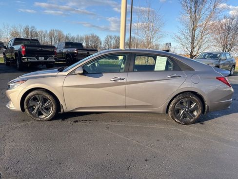 Used 2022 Hyundai Elantra SEL image 8