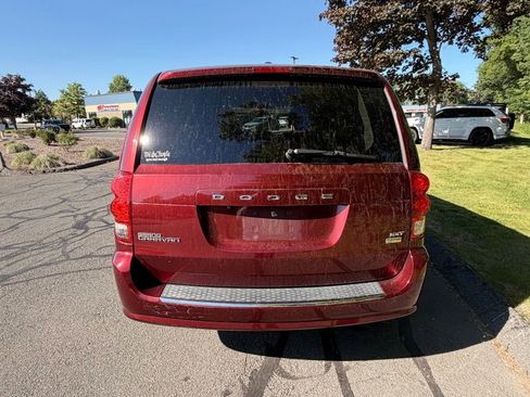 Used 2018 Dodge Grand Caravan SXT FWD image 6