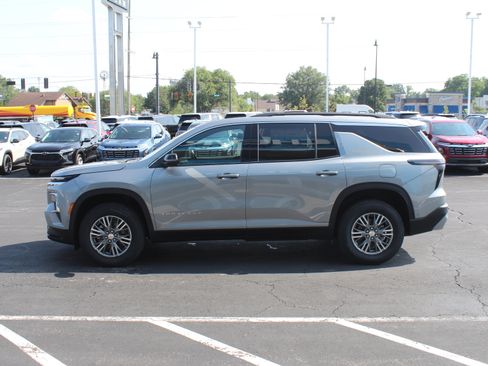 New 2027 Chevrolet Traverse LT w/ Enhanced Driving Package FWD image 6