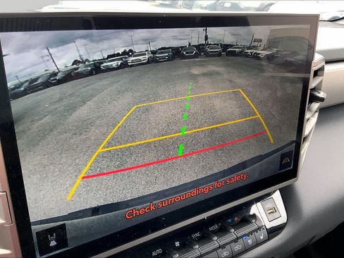 Used 2025 Toyota Tundra Limited AWD/4WD image 26