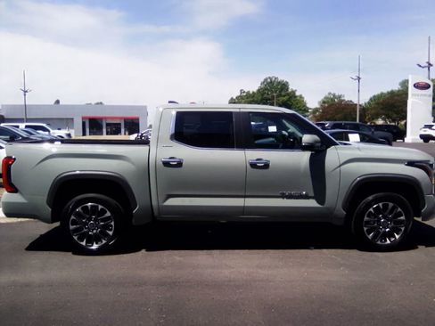 Used 2024 Toyota Tundra Limited w/ Power Package AWD/4WD image 2
