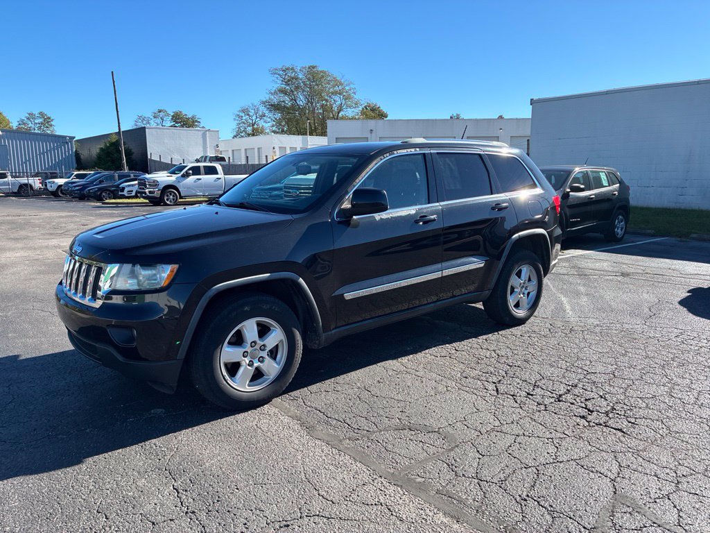 Used 2012 Jeep Grand Cherokee Laredo w/ Laredo E Group AWD/4WD image 1