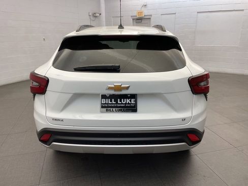 Used 2024 Chevrolet Trax LT w/ Driver Confidence Package FWD image 5