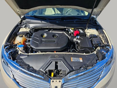 Used 2014 Lincoln MKZ w/ Equipment Group 102A Reserve FWD image 19