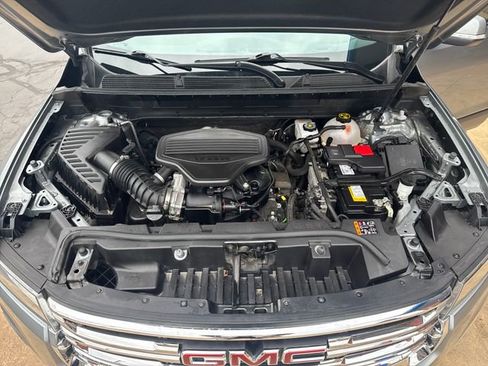 Certified 2023 GMC Acadia SLT w/ Preferred Package image 28