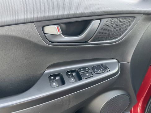 Used 2022 Hyundai Kona SE image 11