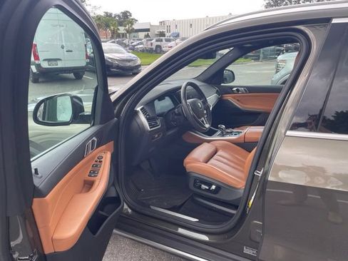 Used 2022 BMW X5 xDrive40i w/ Executive Package AWD/4WD image 11