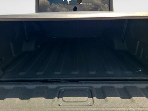 Used 2023 Jeep Gladiator Sport AWD/4WD image 9