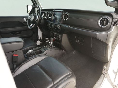 Used 2018 Jeep Wrangler Unlimited Sahara AWD/4WD image 17