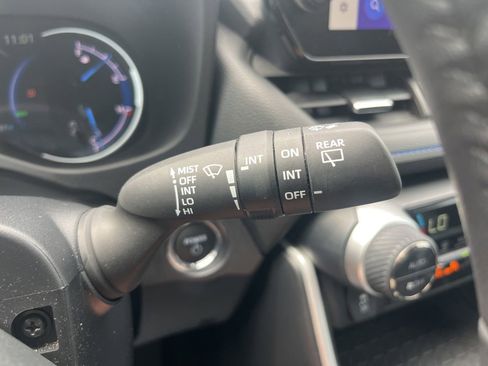 Used 2024 Toyota RAV4 XSE AWD/4WD image 17