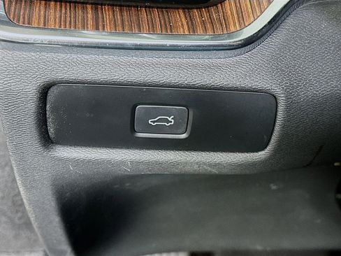 Used 2024 Volvo S60 B5 Plus image 17