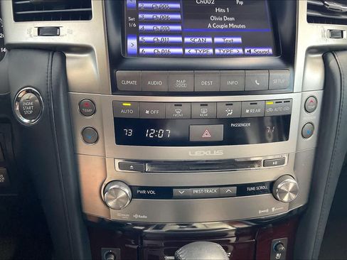 Used 2015 Lexus LX 570 4WD image 15