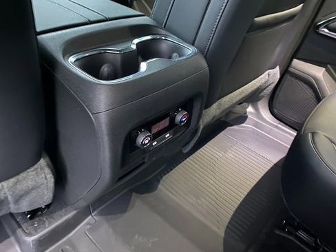 New 2026 Chevrolet Traverse LT image 15