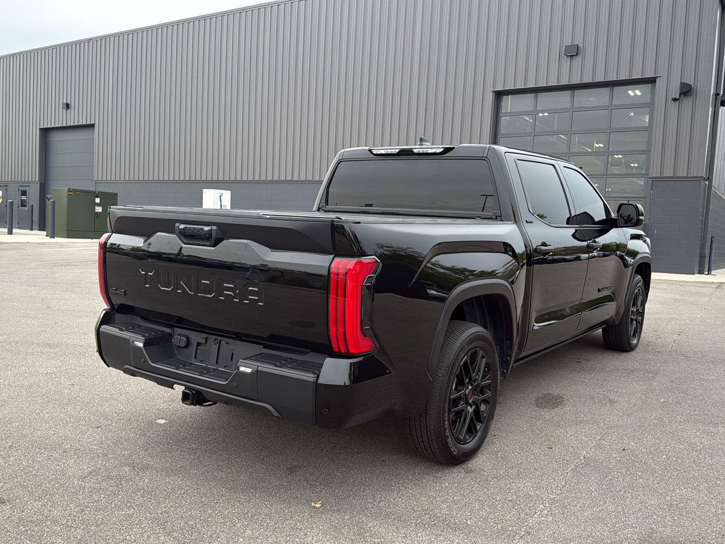 Used 2024 Toyota Tundra SR5 w/ SR5 Convenience Package AWD/4WD image 3