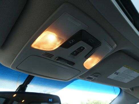 Used 2015 Toyota Sienna XLE FWD image 26