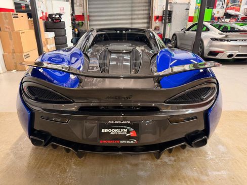 Used 2018 McLaren 570S Spider RWD image 7