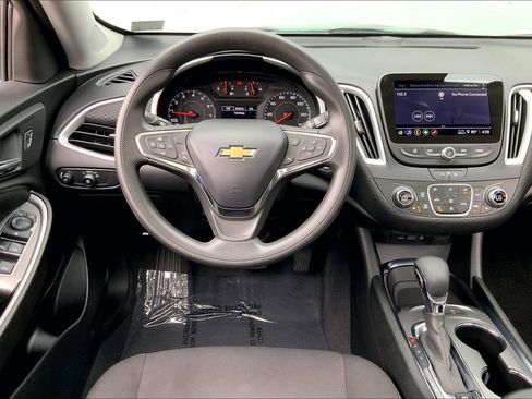 Used 2024 Chevrolet Malibu LT image 4