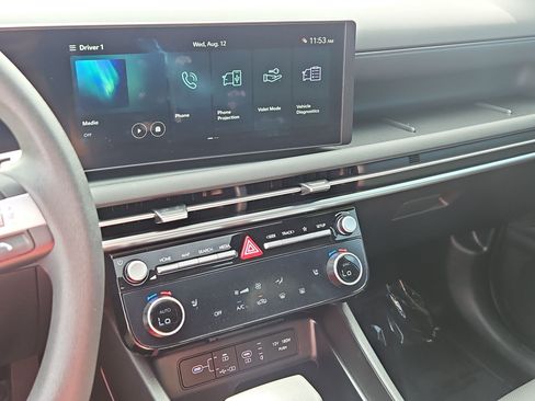 Certified 2025 Hyundai Santa Cruz SEL FWD image 18