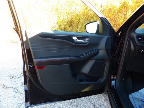 Used 2025 Ford Escape ST-Line Select w/ Tech Pack #1 image 19