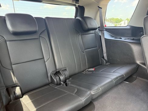 Used 2019 GMC Yukon SLT w/ Graphite Performance Edition AWD/4WD image 16