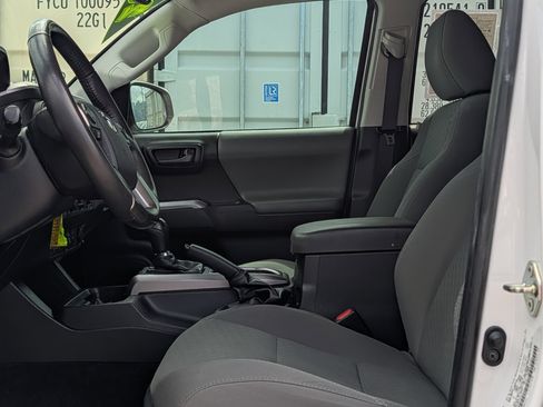Used 2020 Toyota Tacoma SR5 image 23