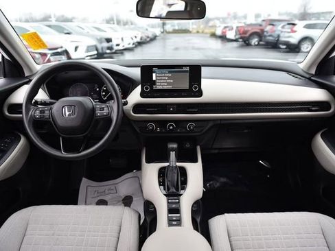 Used 2023 Honda HR-V LX image 7