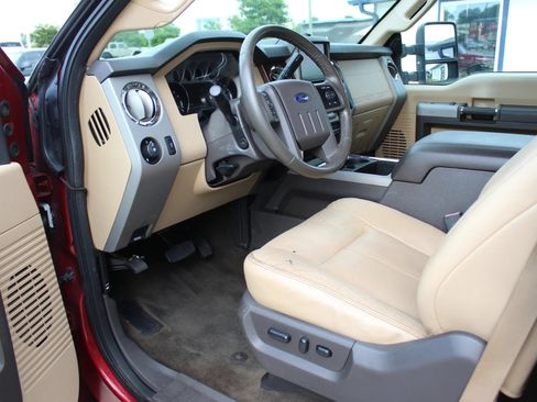 Used 2015 Ford F250 Lariat w/ Lariat Interior Package AWD/4WD image 12