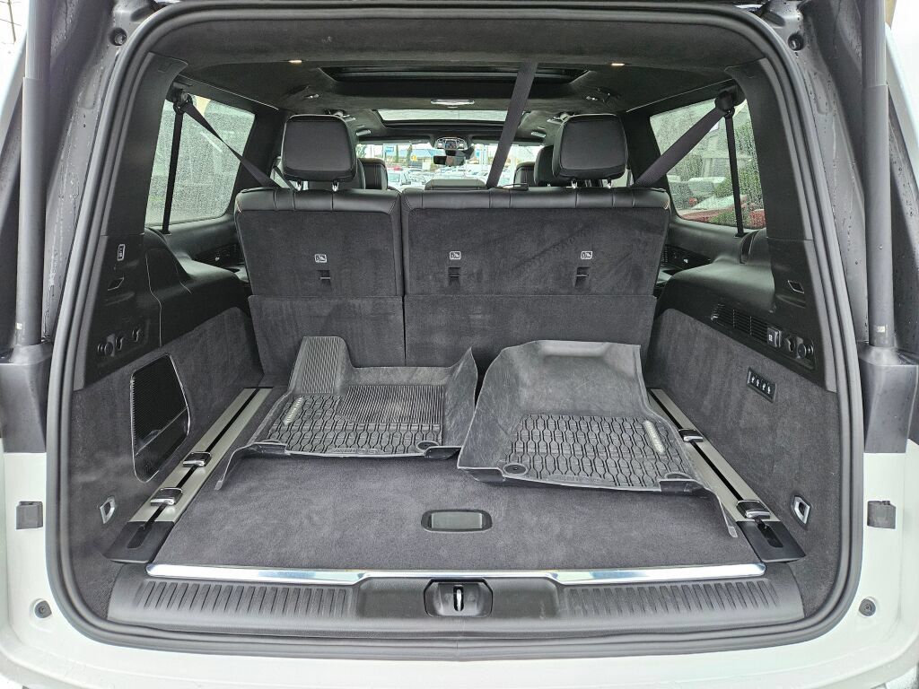 Used 2024 Jeep Grand Wagoneer L Series III AWD/4WD image 8