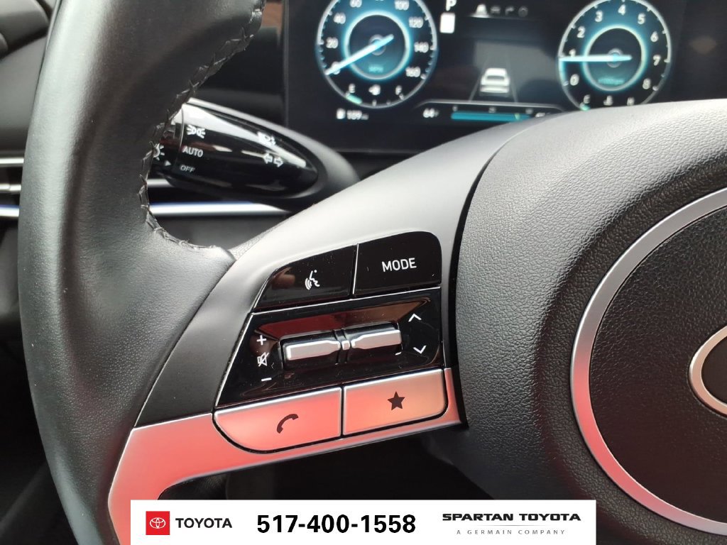 Used 2025 Hyundai Elantra SEL FWD image 17