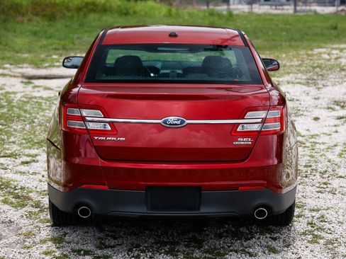 Used 2013 Ford Taurus SEL FWD image 9