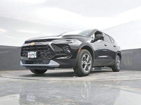Used 2025 Chevrolet Blazer LT FWD image 50