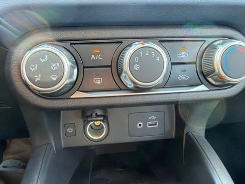 Used 2025 Nissan Versa SV w/ Trunk Package FWD image 21