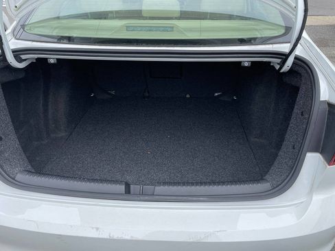 Used 2018 Volkswagen Jetta SE FWD image 8
