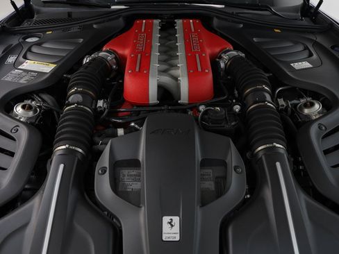 Used 2018 Ferrari GTC4Lusso image 14