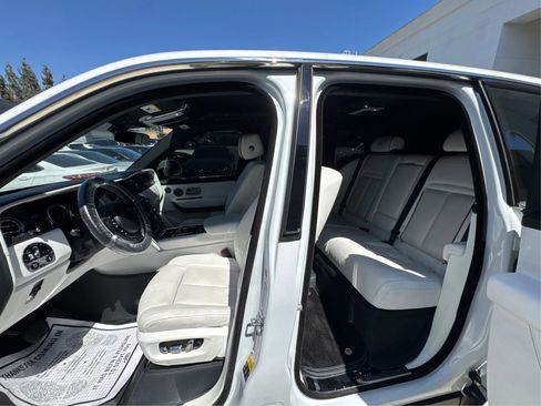 Used 2019 Rolls-Royce Cullinan image 11