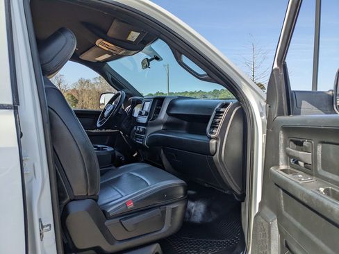 Used 2022 RAM 2500 Tradesman w/ Chrome Appearance Group image 34